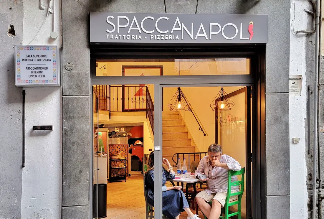 Spaccanapoli (Via Benedetto Croce / Via San Biagio dei Librai), Naples