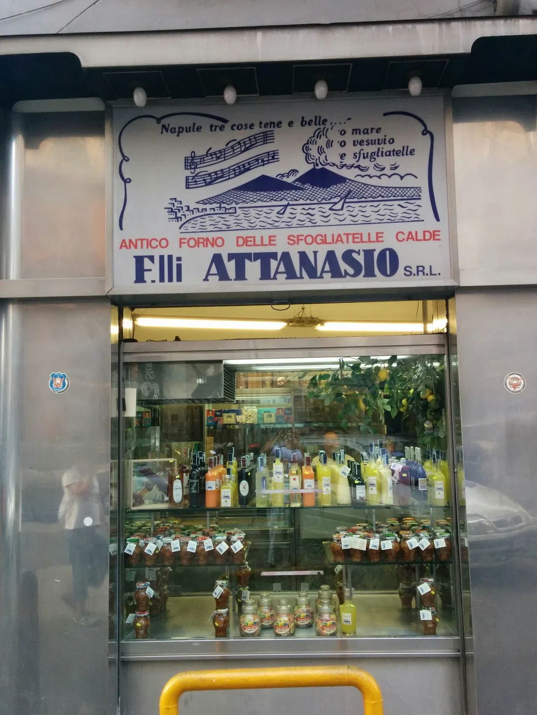 Antico Forno delle Sfogliatelle Calde Fratelli Attanasio, Naples